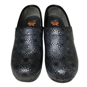 Dansko Womens Black/Silver XP Clogs Sz 38 (US 7.5-8)